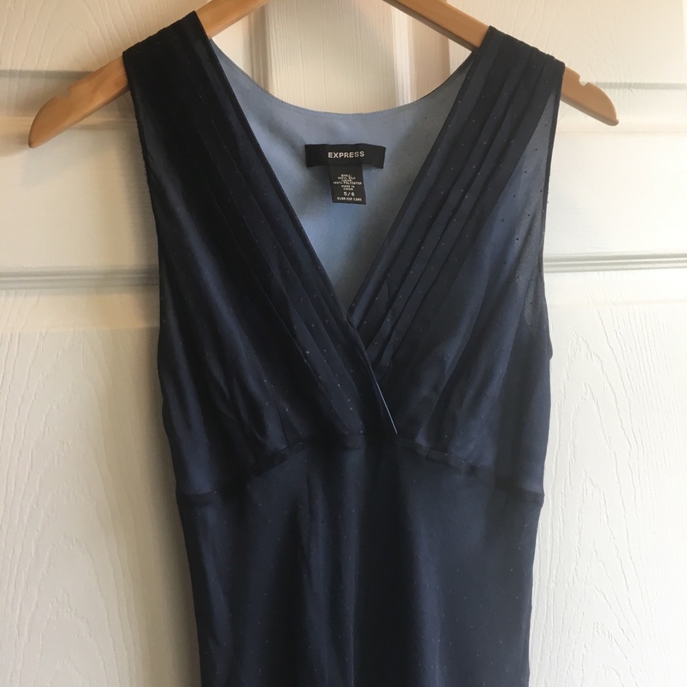 Pretty dark blue sleeveless dress
